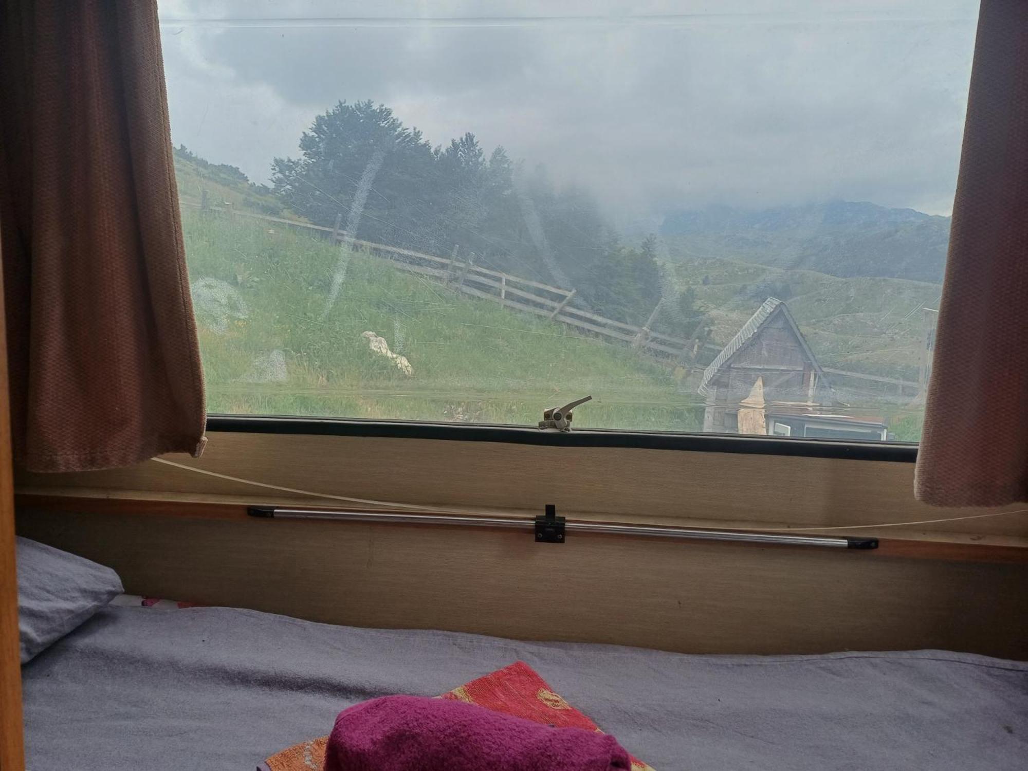 Katun Ljeljenak Hotel Плужине Екстериор снимка