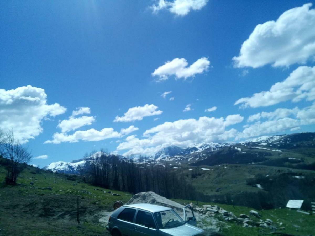 Katun Ljeljenak Hotel Плужине Екстериор снимка