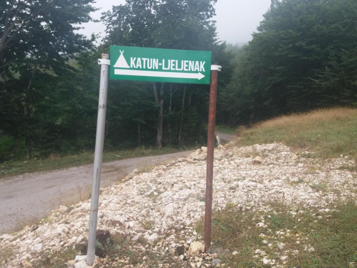 Katun Ljeljenak Hotel Плужине Екстериор снимка
